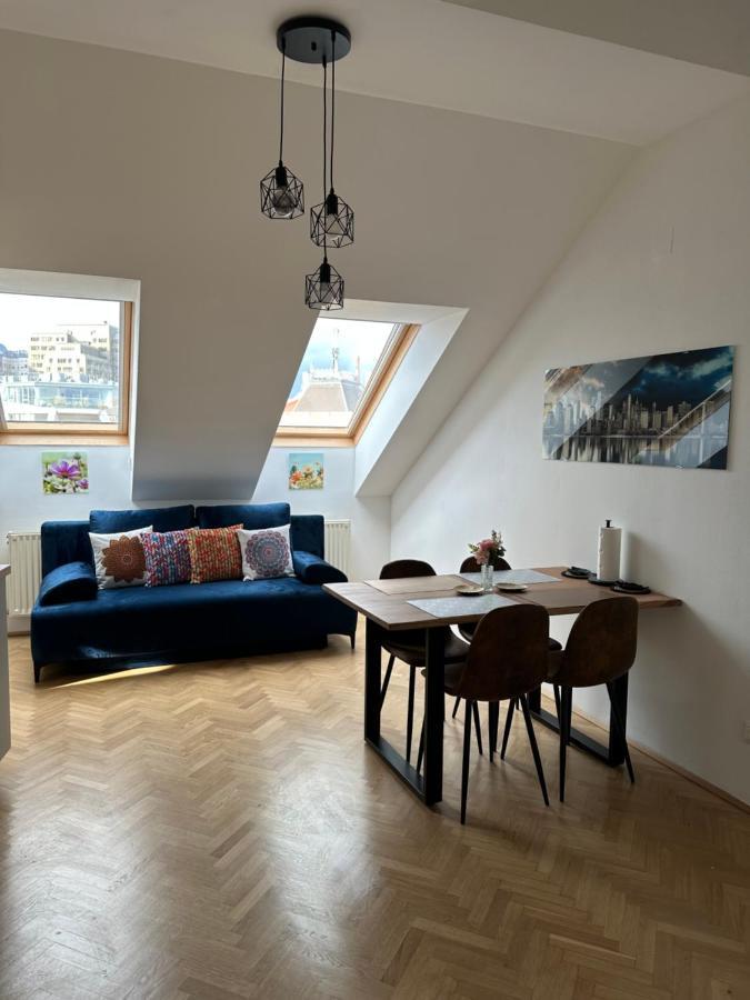 Klimatisiertes Dachgeschoss City Apartment In Zentrum Wiens Buitenkant foto