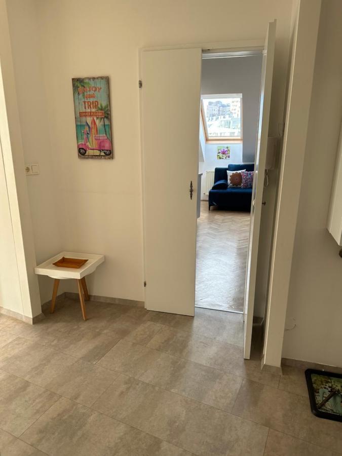 Klimatisiertes Dachgeschoss City Apartment In Zentrum Wiens Buitenkant foto