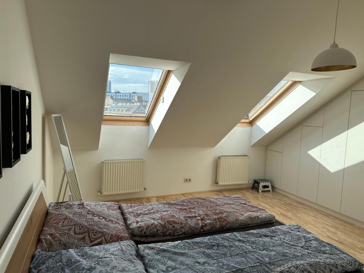 Klimatisiertes Dachgeschoss City Apartment In Zentrum Wiens Buitenkant foto