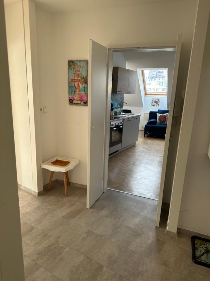 Klimatisiertes Dachgeschoss City Apartment In Zentrum Wiens Buitenkant foto