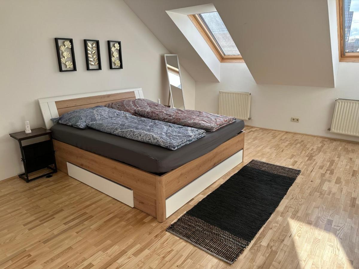 Klimatisiertes Dachgeschoss City Apartment In Zentrum Wiens Buitenkant foto
