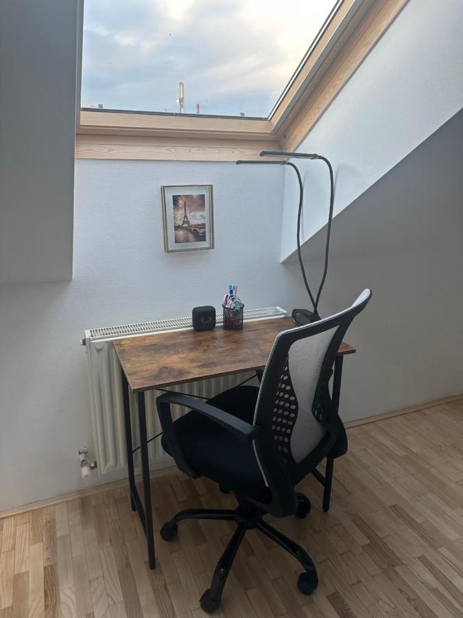 Klimatisiertes Dachgeschoss City Apartment In Zentrum Wiens Buitenkant foto