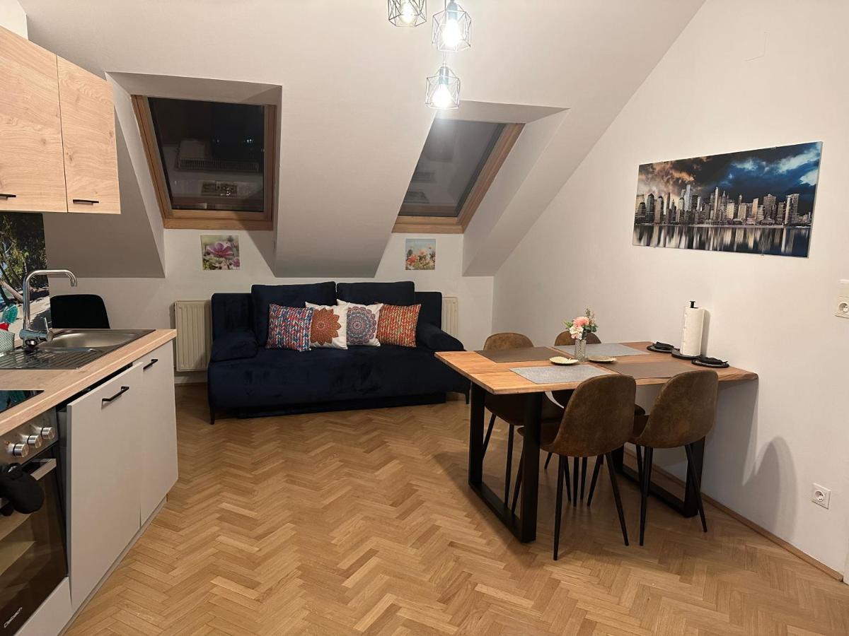 Klimatisiertes Dachgeschoss City Apartment In Zentrum Wiens Buitenkant foto