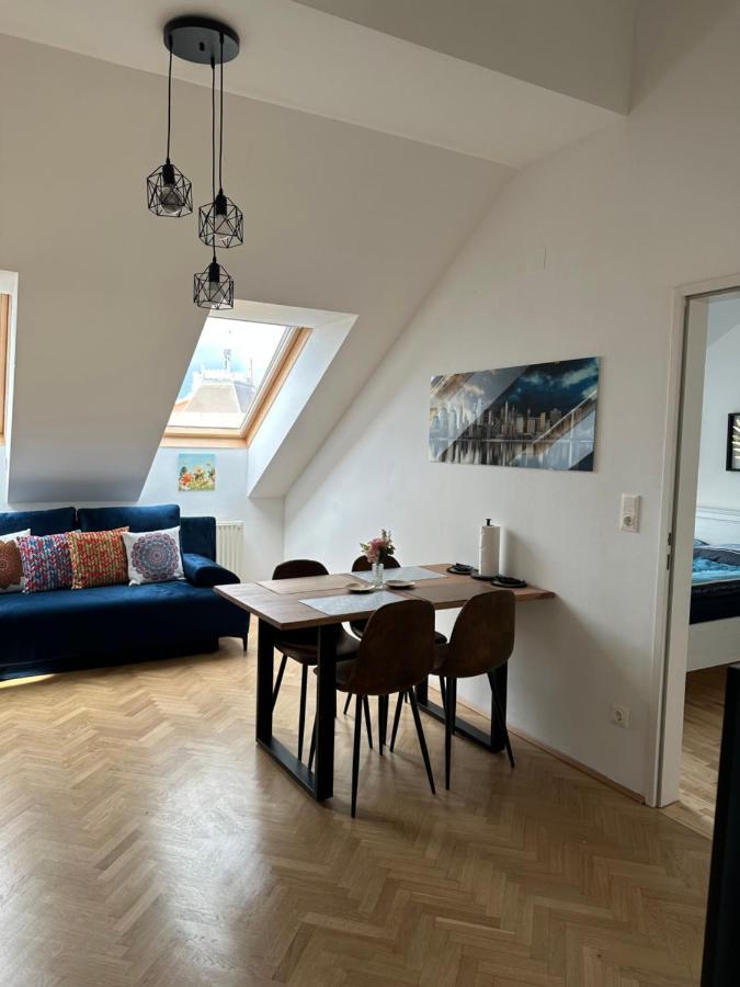 Klimatisiertes Dachgeschoss City Apartment In Zentrum Wiens Buitenkant foto