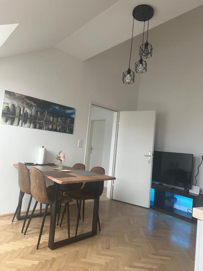 Klimatisiertes Dachgeschoss City Apartment In Zentrum Wiens Buitenkant foto