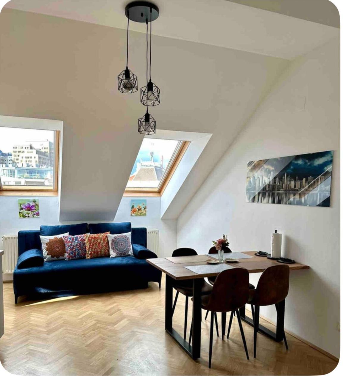 Klimatisiertes Dachgeschoss City Apartment In Zentrum Wiens Buitenkant foto