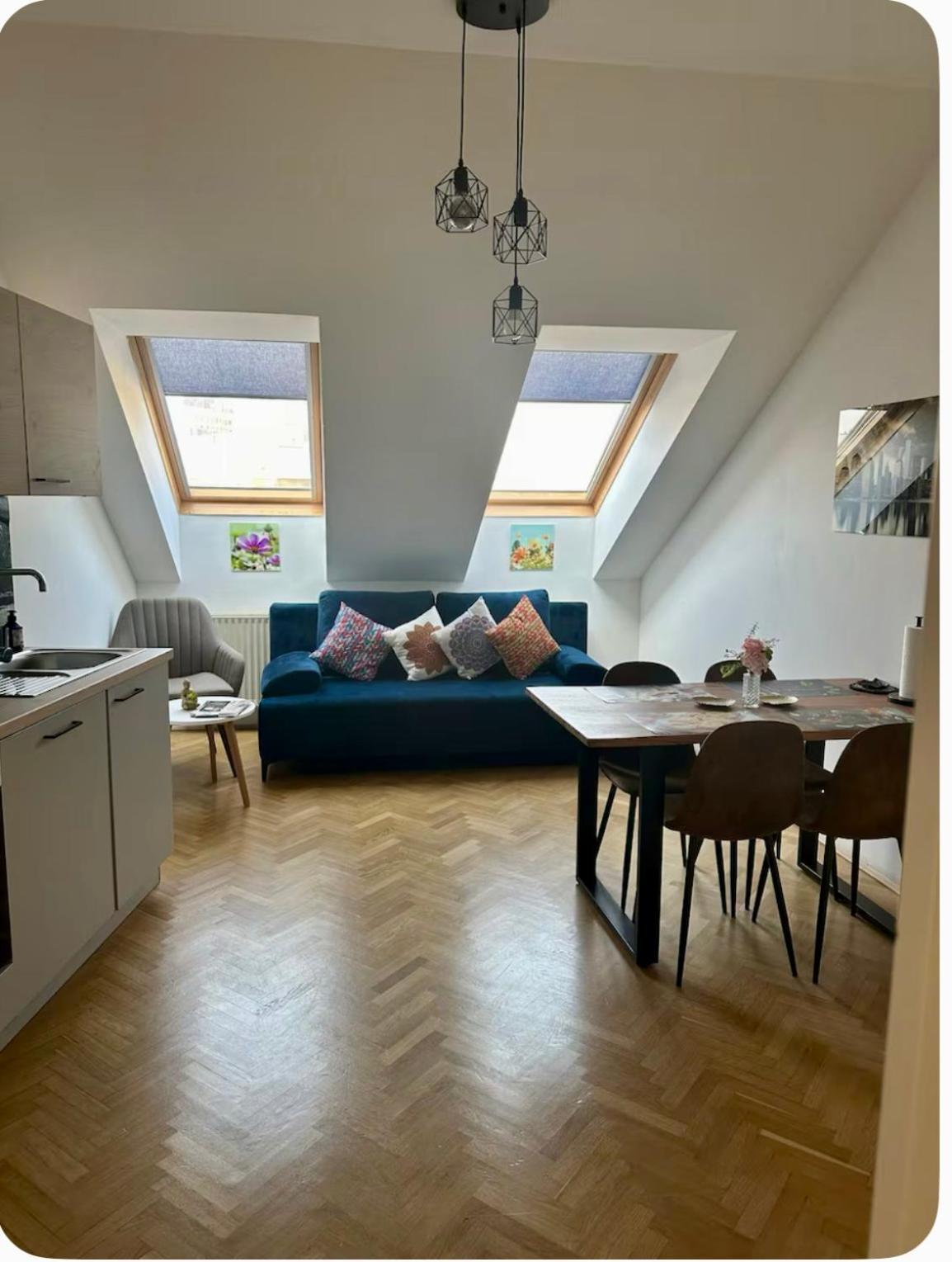 Klimatisiertes Dachgeschoss City Apartment In Zentrum Wiens Buitenkant foto
